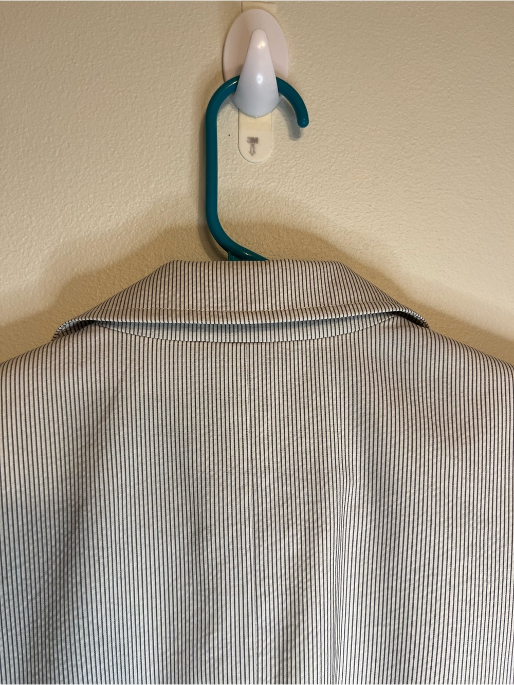 Ann Taylor LOFT Light Gray Pinstripe Women's Blazer Size 6 - Picture 10 of 14